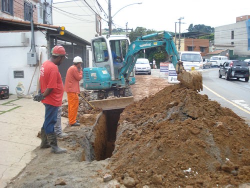 Balanço - Cesama substitui mais de 15 mil metros de redes de esgoto em 2012