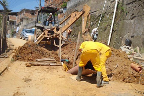 Renovação das redes de esgoto da Vila Olavo Costa - Cesama atua na Rua Jacinto Marcelino