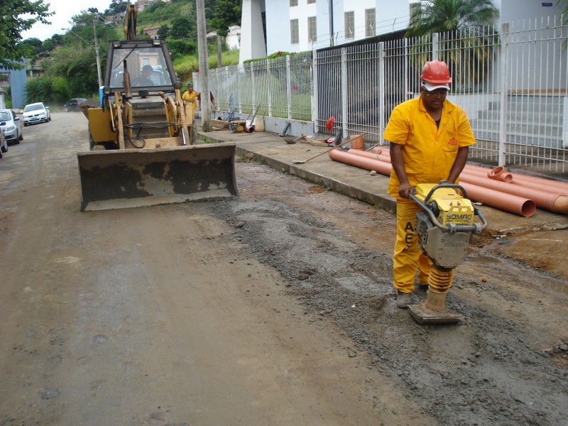 Renovação das redes de esgoto - Bairro Nova Era recebe 120 metros de novas tubulações