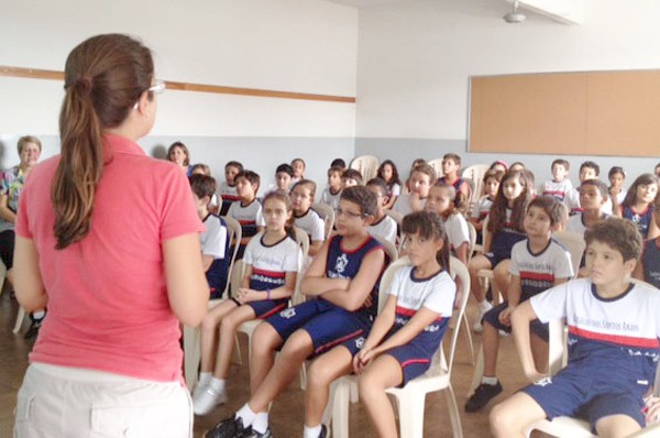 Cesama promove ação de conscientização ambiental no Colégio Santos Anjos