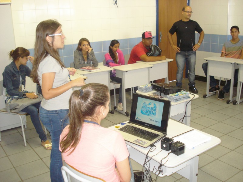 Cesama realiza palestras educativas no Centro Educacional de Referência Herval da Cruz Braz