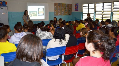 Cesama promove debate sobre uso racional da água na Escola Municipal Lions Centro