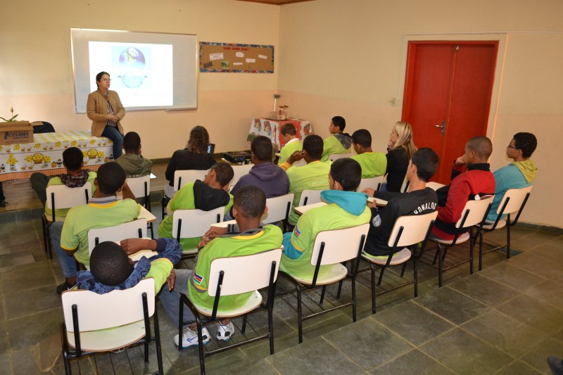 Semana do Meio Ambiente - Cesama realiza palestras sobre o tema na Casa do Pequeno Jardineiro e UFJF