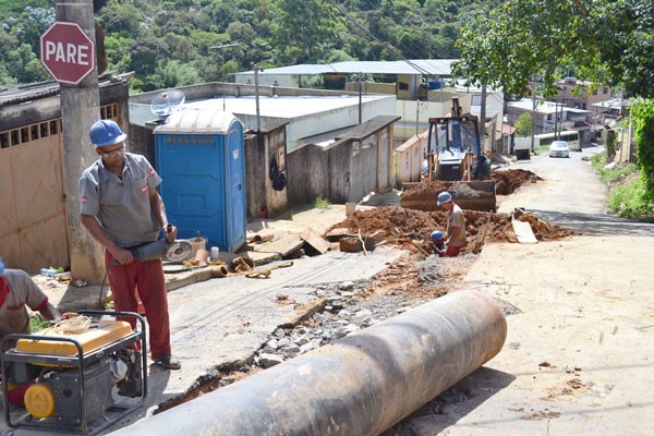 Adutora de São Pedro - Cesama segue com implantação de mais de quatro quilômetros de redes