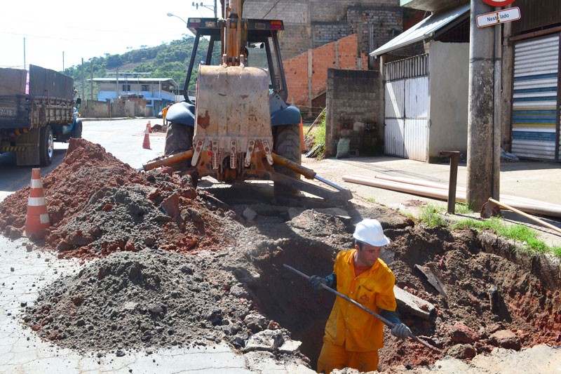 Cesama já concluiu 60% das obras de substituição da rede de esgoto no Bairro Grama