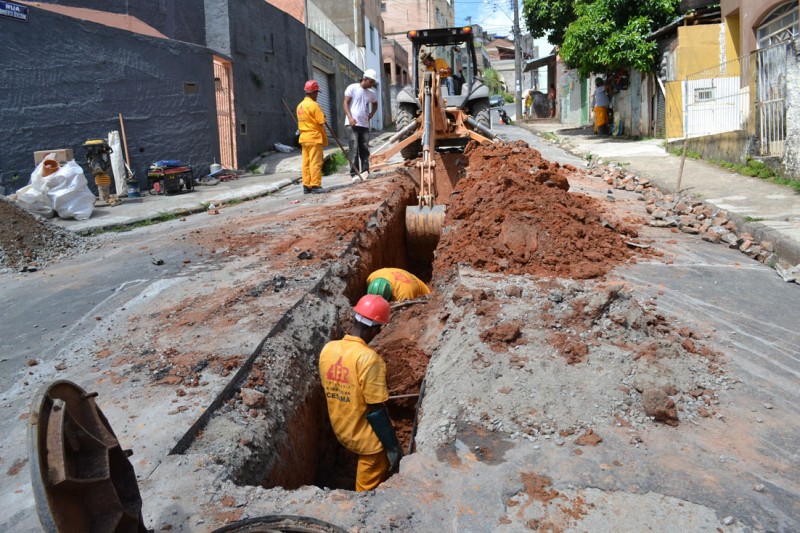 Saneamento básico - Bairro Santa Luzia recebe mais 415 metros de novas redes de esgoto da Cesama