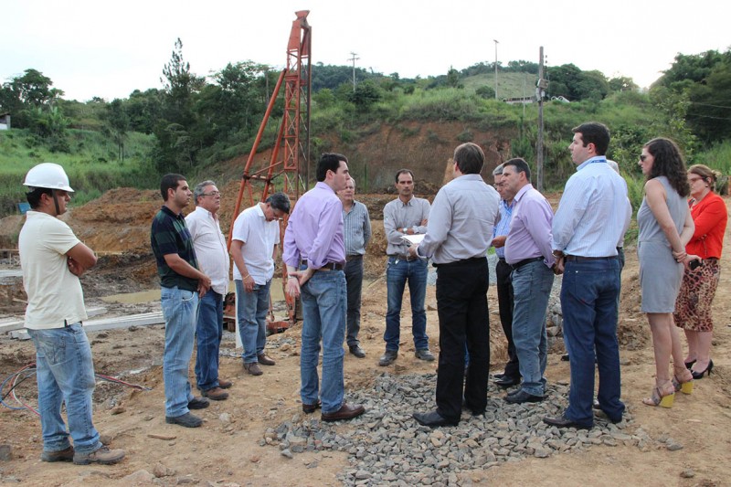 Despoluição do Rio Paraibuna - Prefeito vistoria obras de construção da ETE União-Indústria