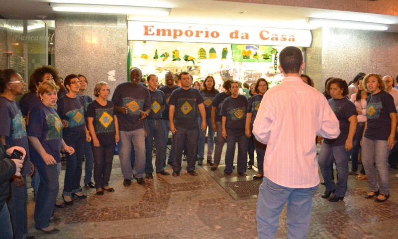 Nesta quinta - Coral Cesama faz apresentação no Calçadão em homenagem ao Dia das Mães