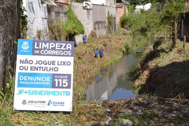 Trabalho contínuo - Cesama segue com limpeza do Córrego dos Ingleses e Matirumbide