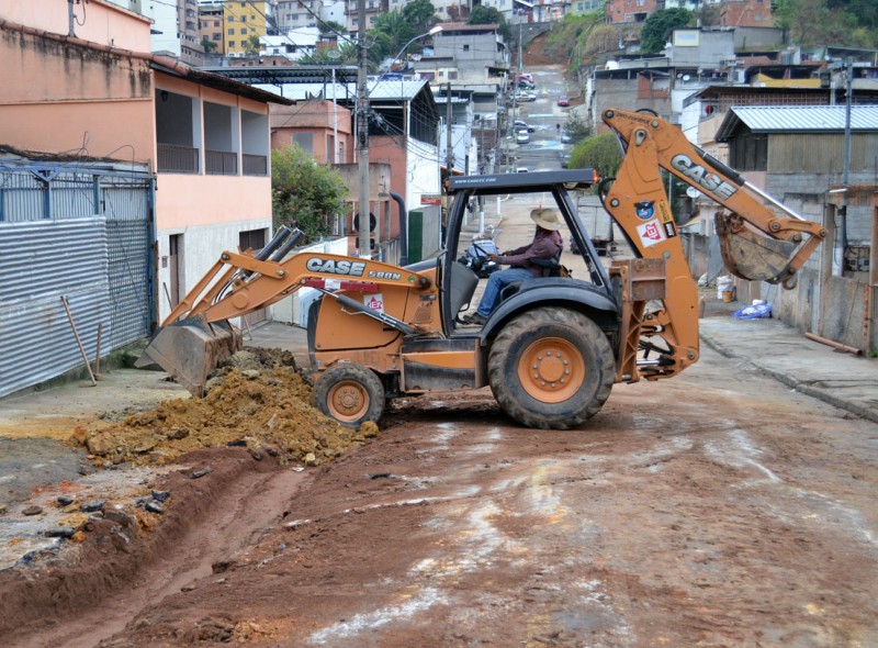 Substituição das redes de esgoto - Cesama já concluiu 80% dos trabalhos no Bairro Santa Luzia