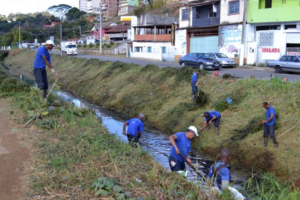 Cesama continua trabalhando nos córregos dos bairros São Pedro, Eldorado e Barreira do Triunfo