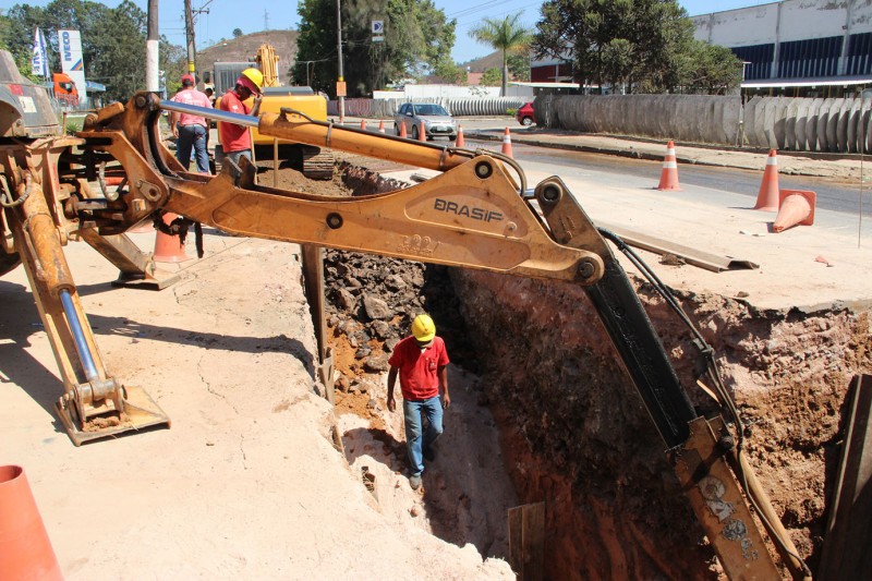 Fase final - Cesama realiza interligação da Adutora de Chapéu d´Uvas com a ETA CDI