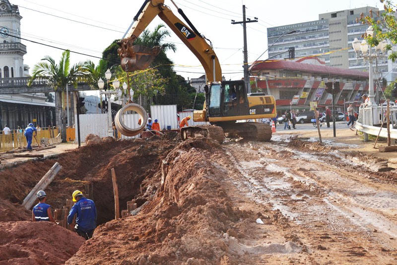 Despoluição do Rio Paraibuna - Cesama continua com trabalhos na Avenida Brasil até o final deste mês