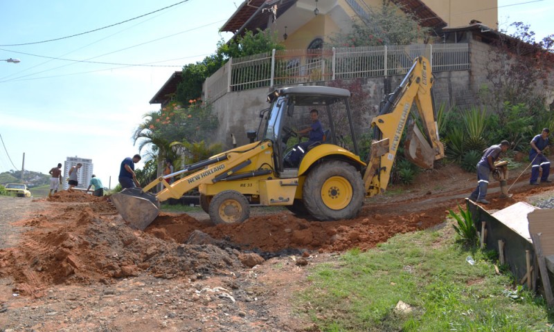 Cesama implanta 200 metros de novas redes de água no Bairro Santa Luzia