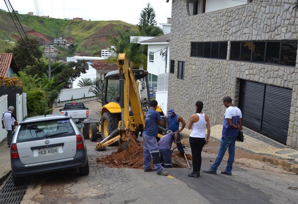 Reforço no abastecimento - Cesama substitui mais de 460 metros de redes de água no Bairro Bom Clima