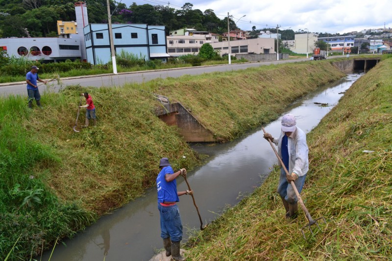 Cesama participa do Choque de Limpeza da PJF no Bairro São Pedro