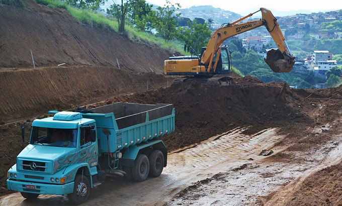 Despoluição do Rio Paraibuna - Cesama implanta 180 metros de novas redes de esgoto no Bairro Niterói
