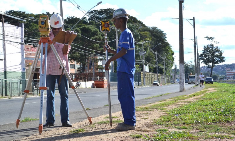 Despoluição do Rio Paraibuna - Cesama implanta 300 metros de novas redes de esgoto na Av. Brasil